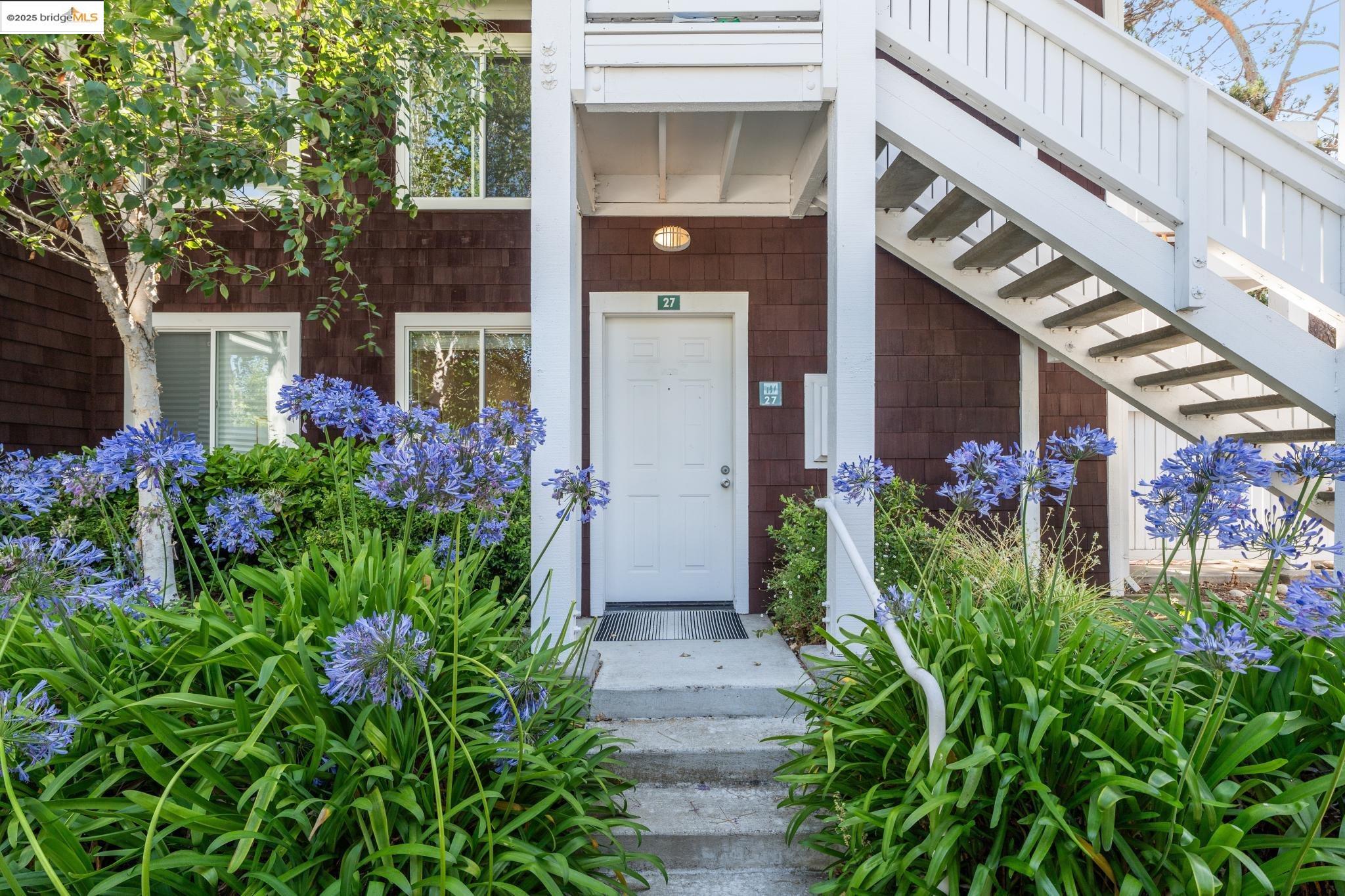 27 Bayside Ct