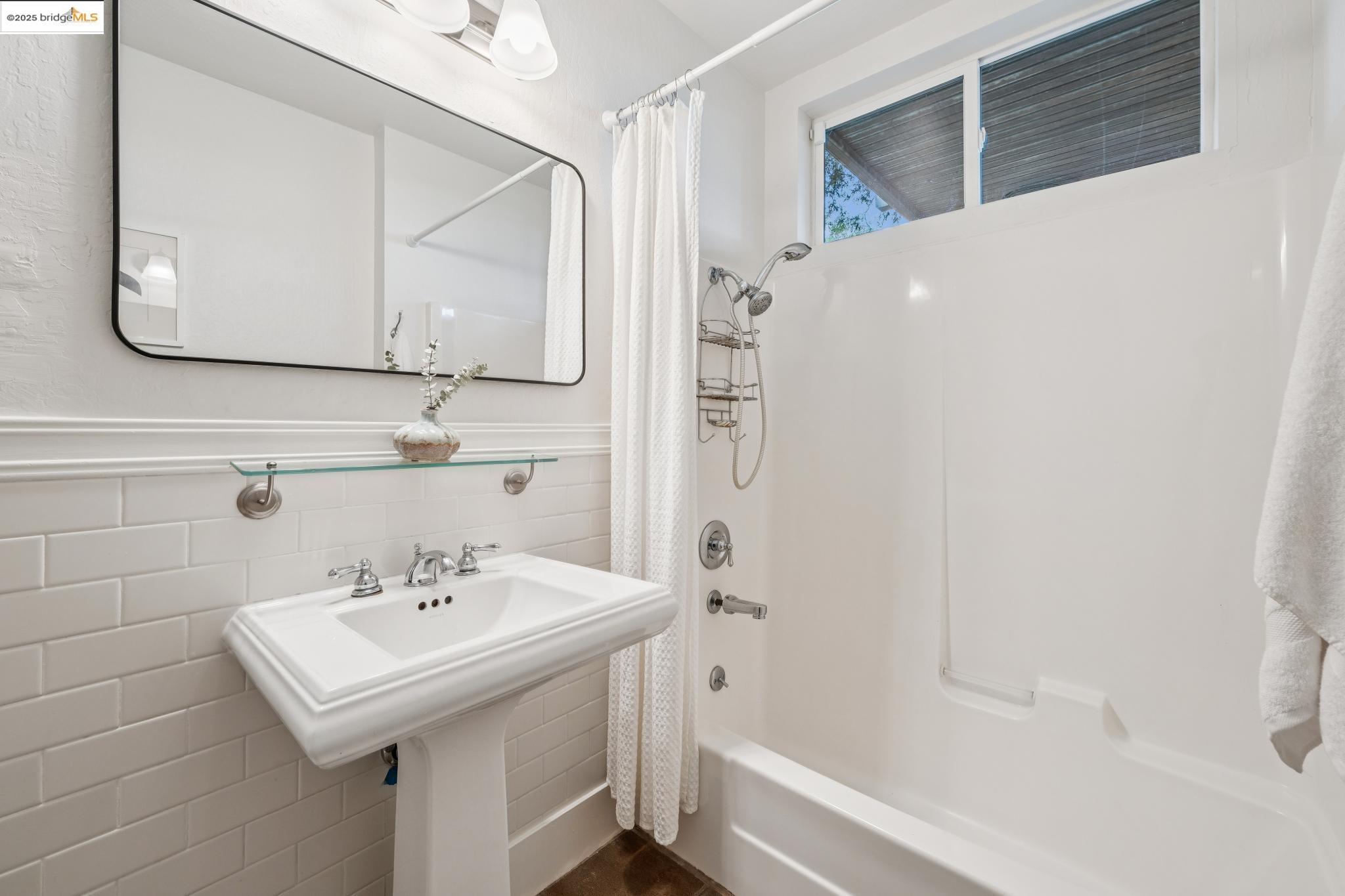 1107 Wellington St, Oakland