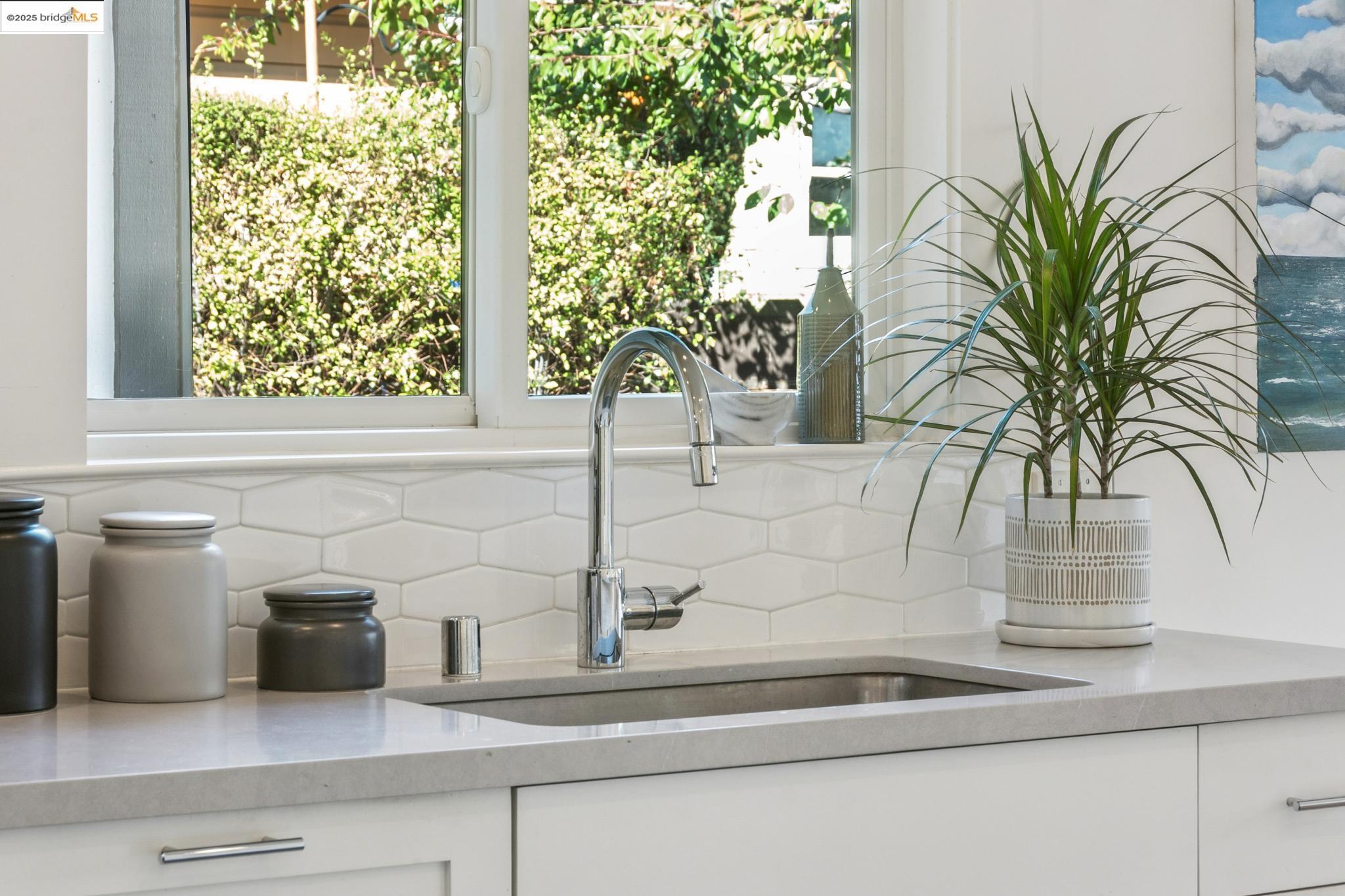 468 60th St, Oakland