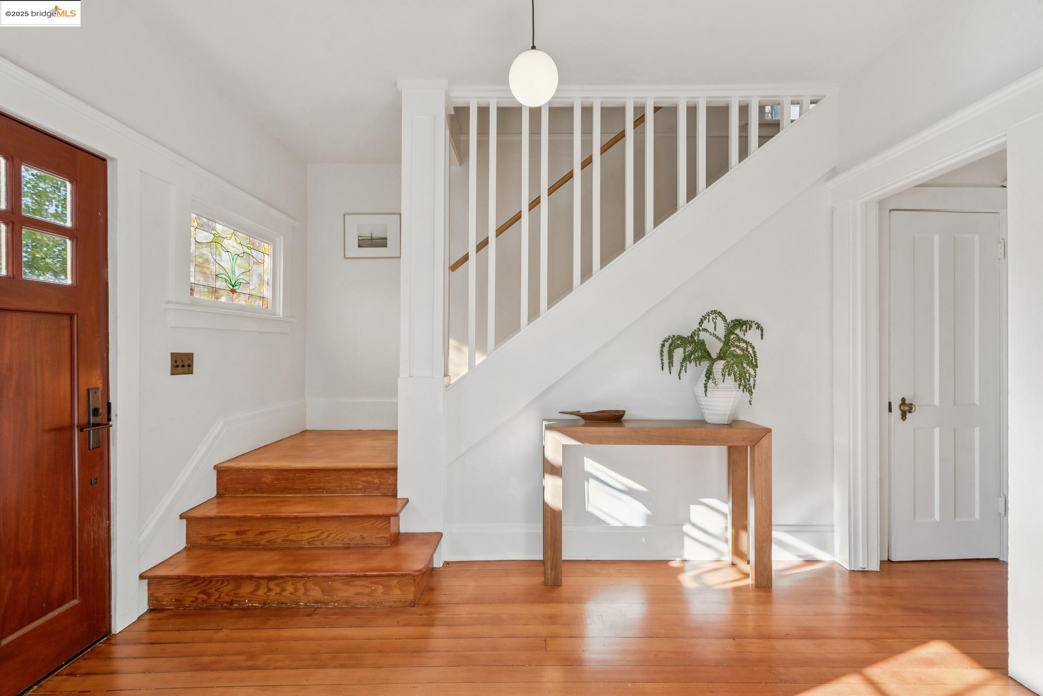 1141 Oxford St