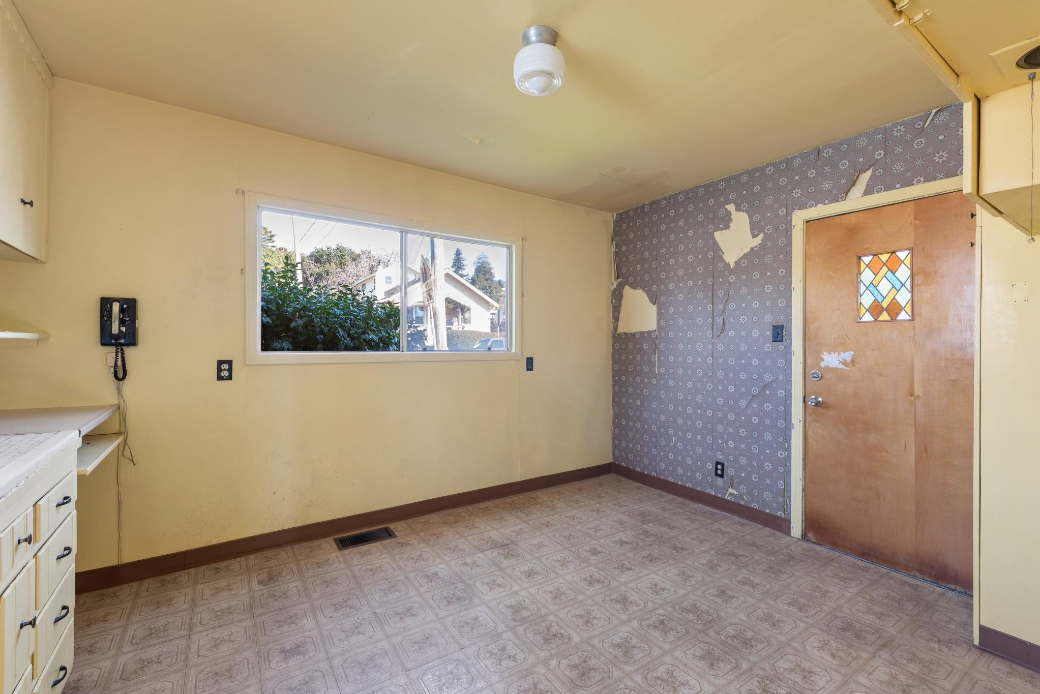 725 Pomona Ave