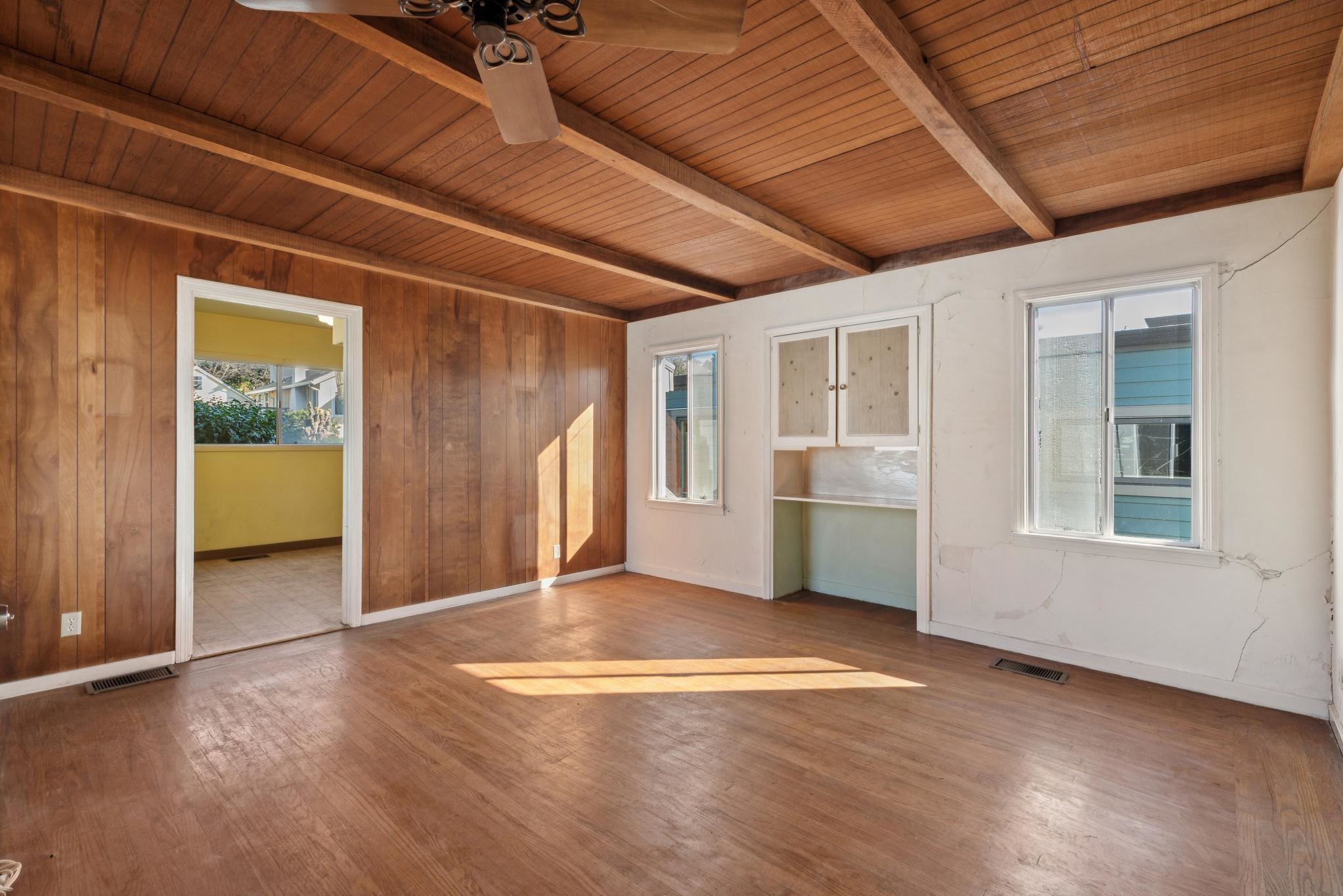 725 Pomona Ave