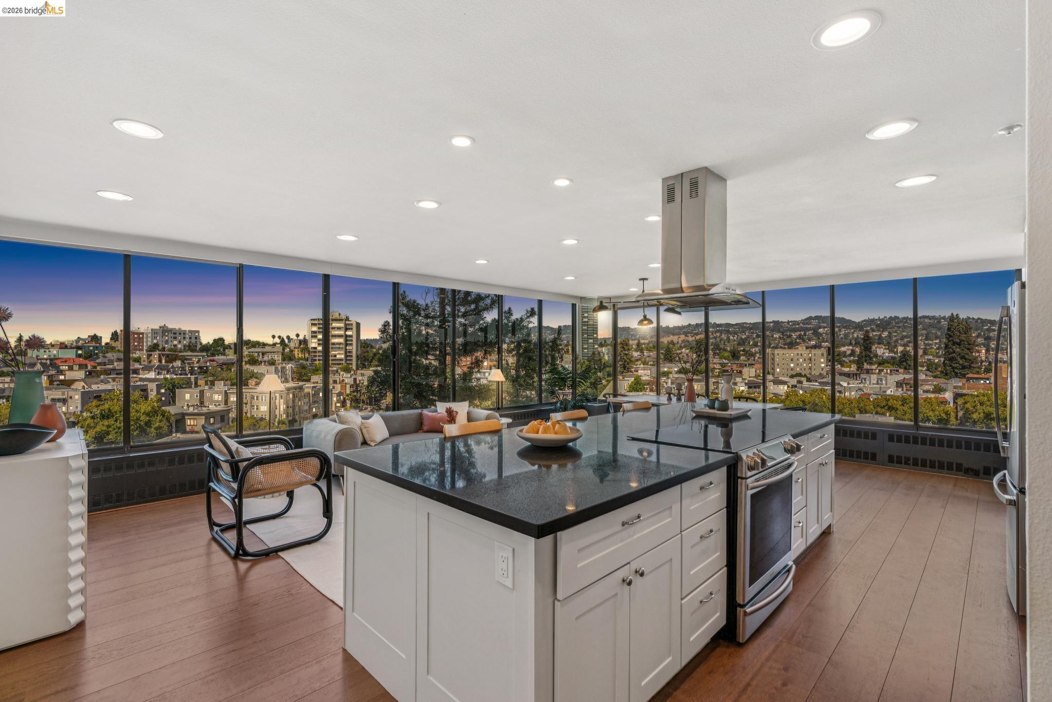 565 Bellevue Ave # 806