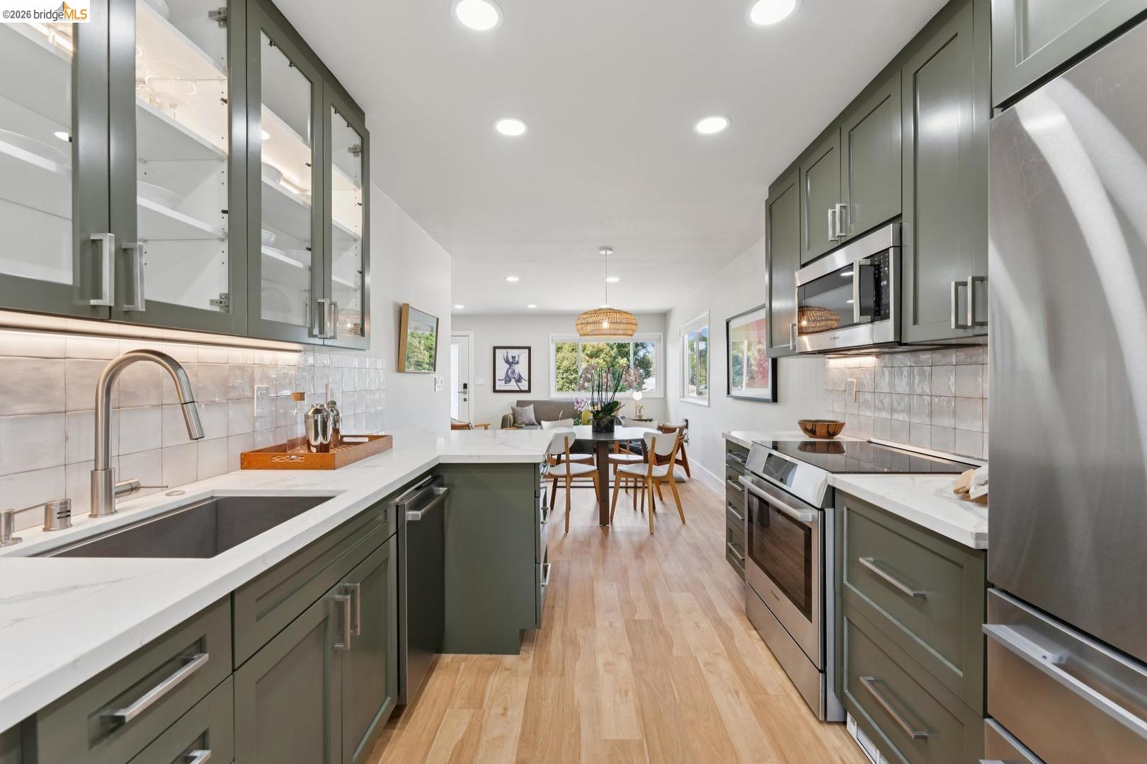 1501 Fairview AVE