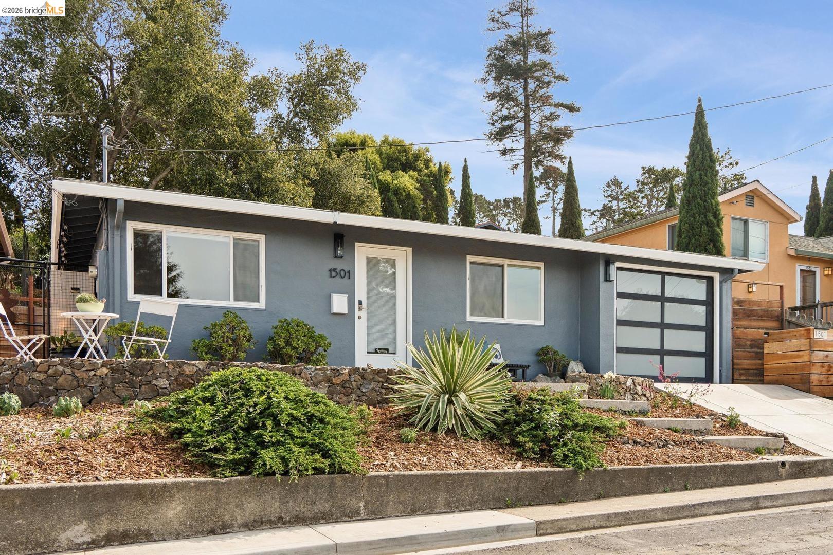 1501 Fairview AVE