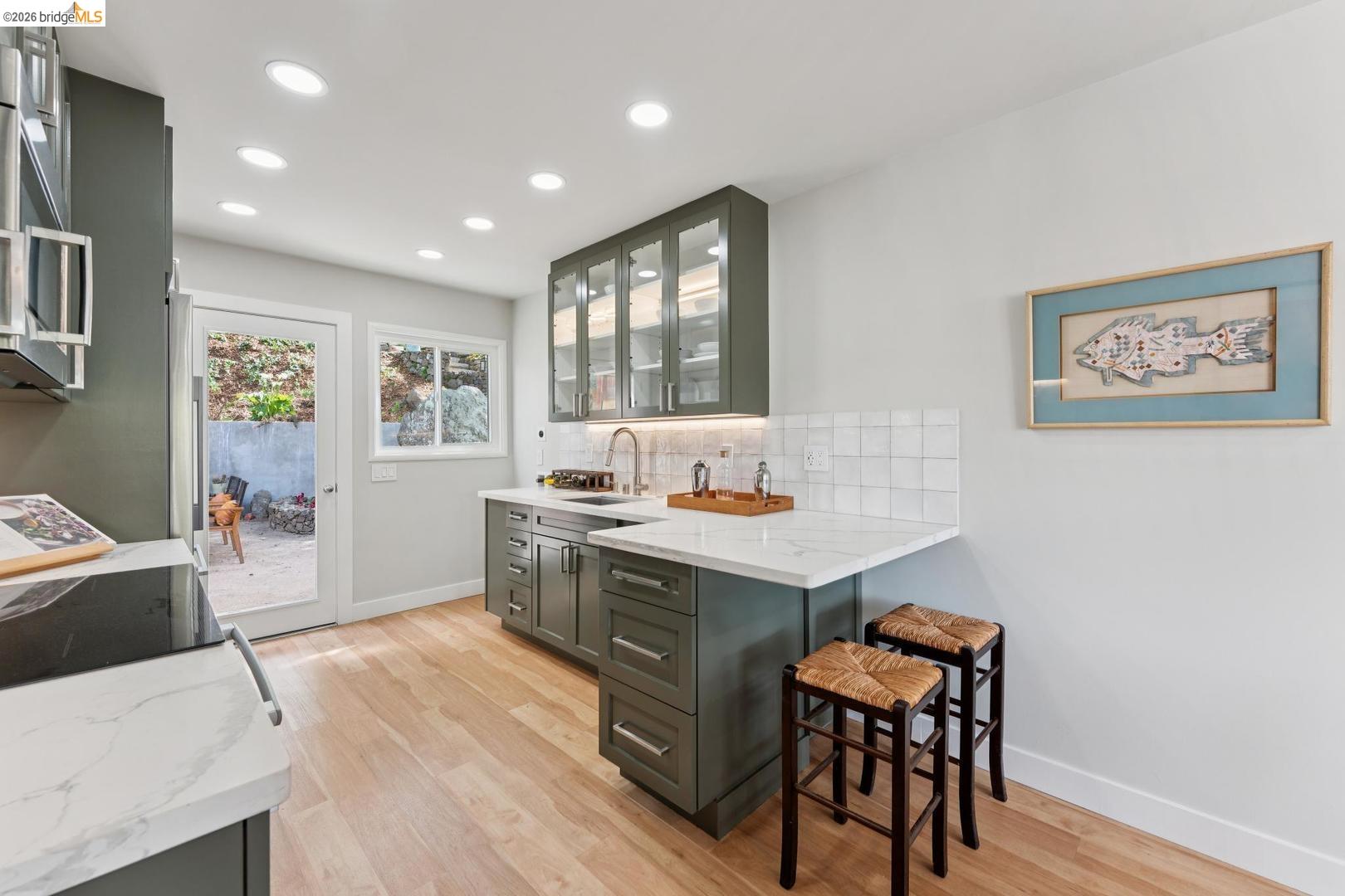 1501 Fairview AVE