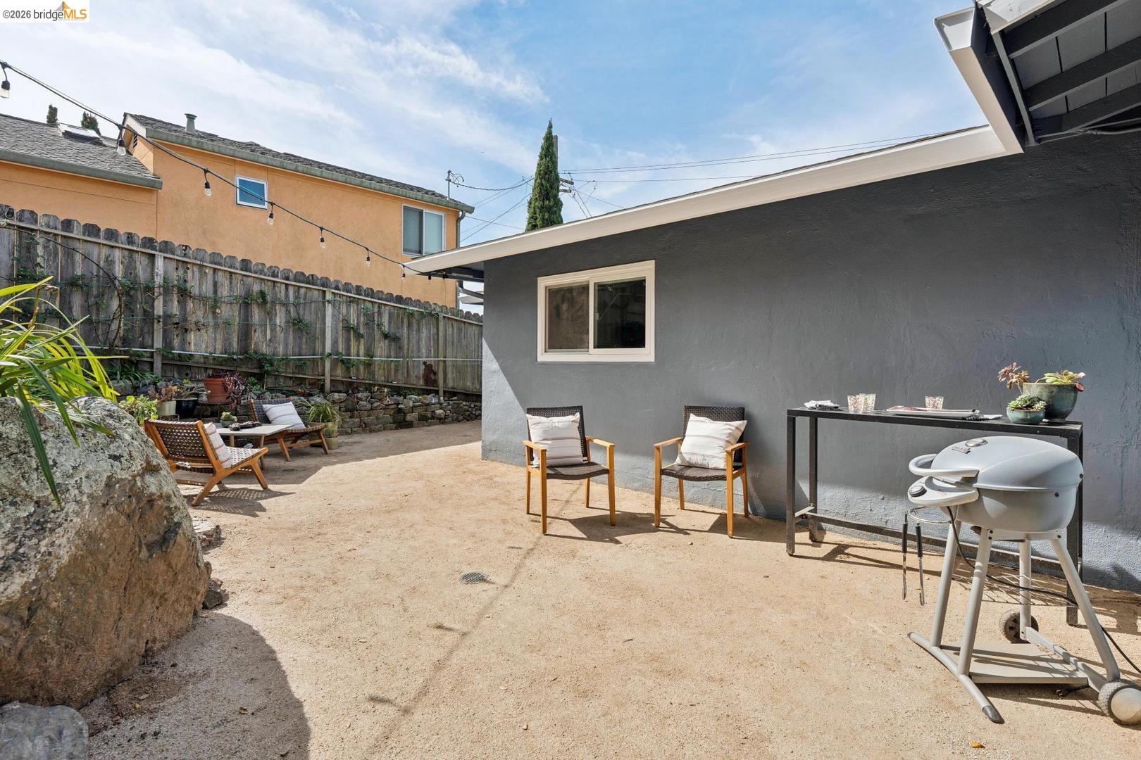 1501 Fairview AVE