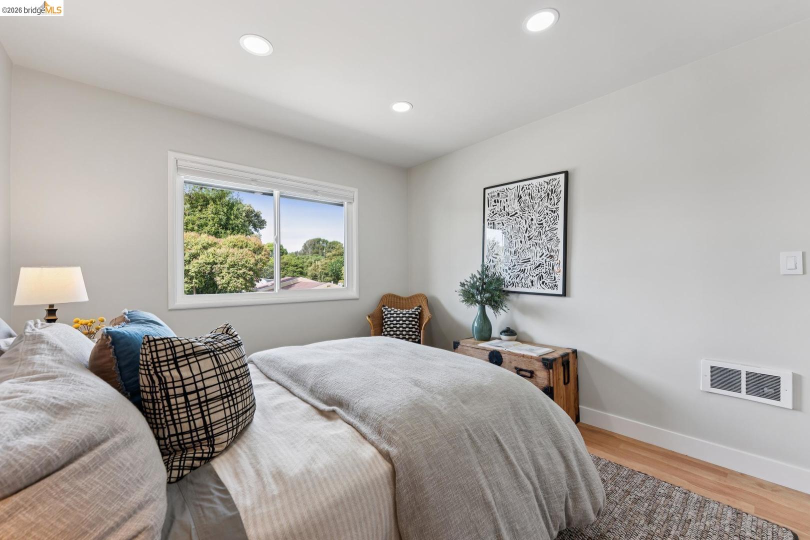 1501 Fairview AVE