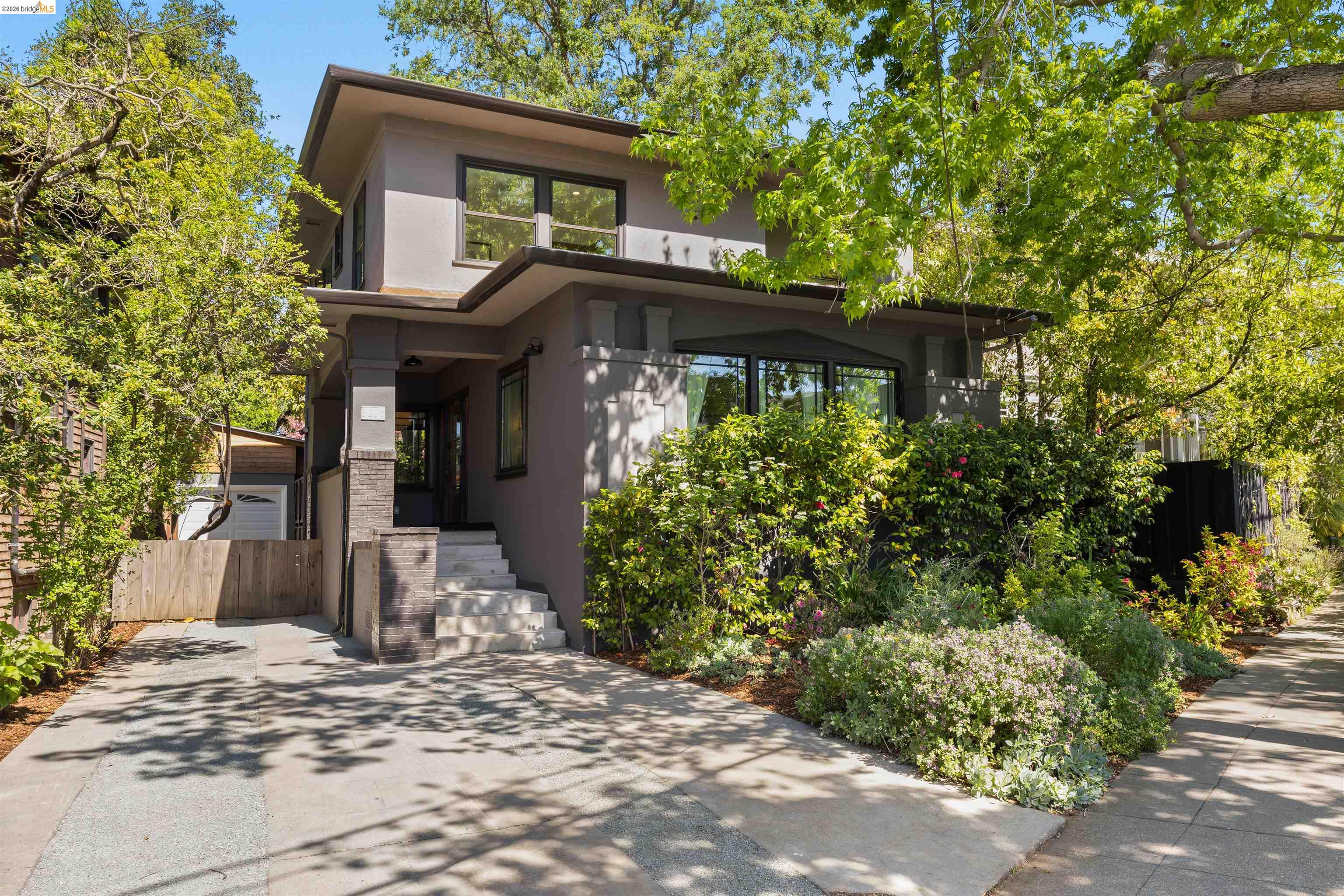 3208 Claremont Ave