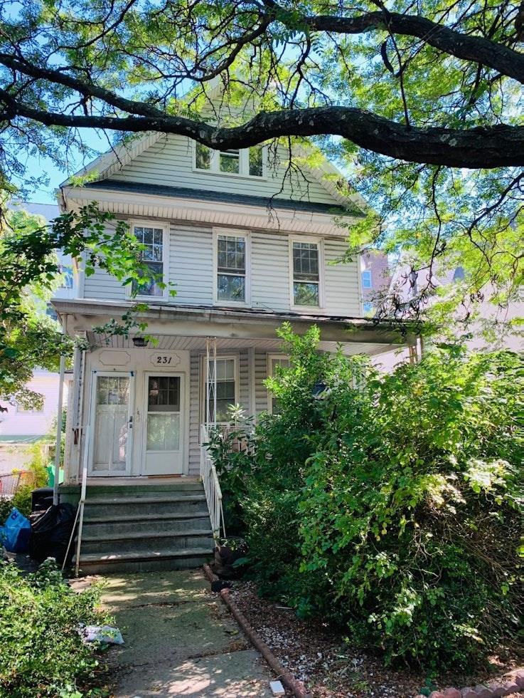 231 E 5TH Street 2