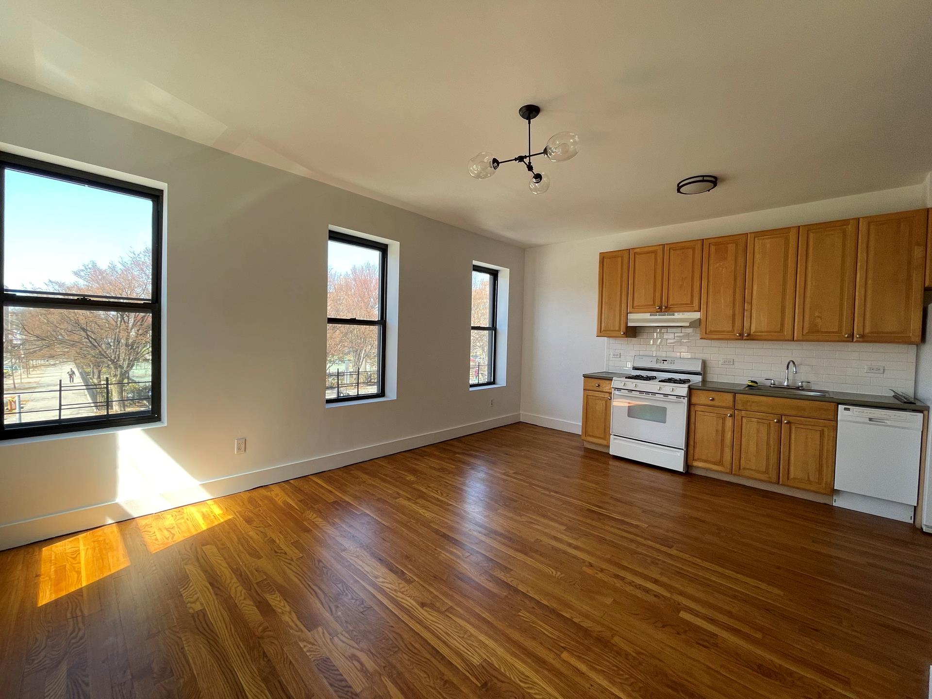317 4TH Street 3