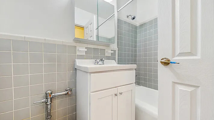 3500 SNYDER Avenue 2P