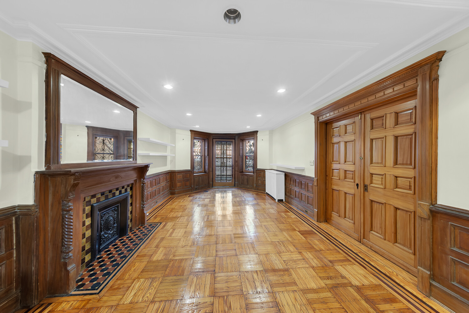 39 8TH Avenue 1