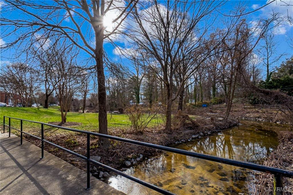 21 Rock Garden Ln