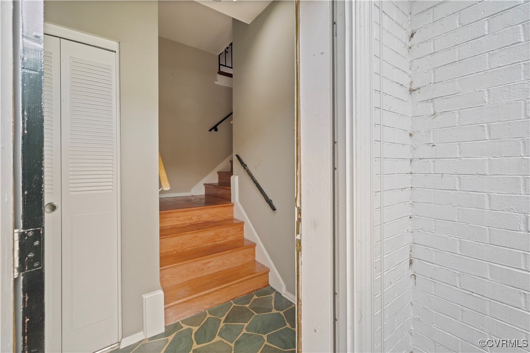 21 Rock Garden Ln