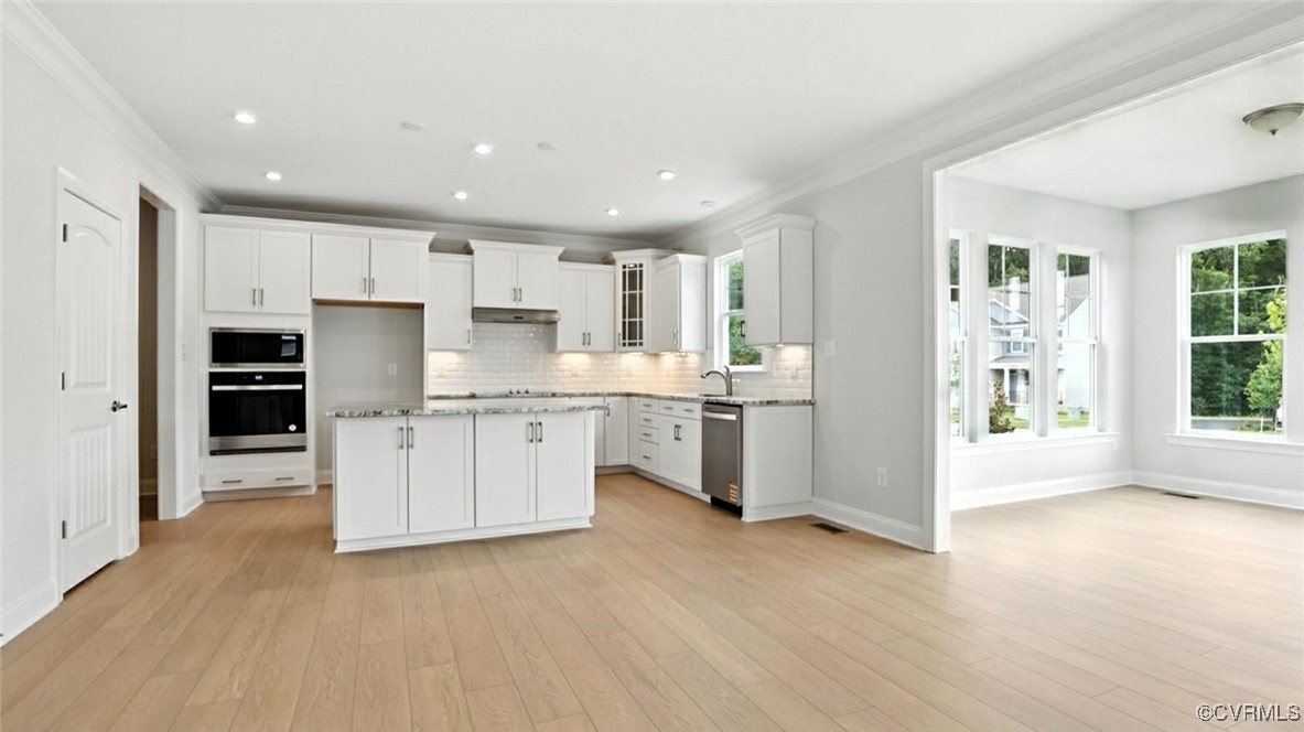 7095 Shining Armor Dr