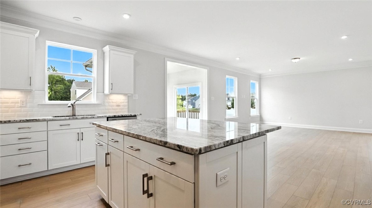 7095 Shining Armor Dr