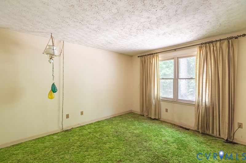 1801 Tudor Ln