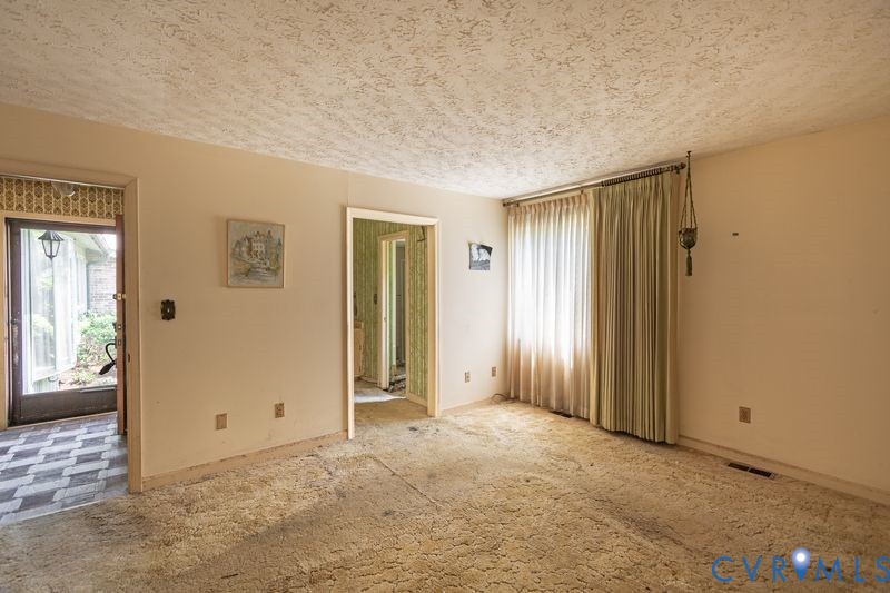 1801 Tudor Ln