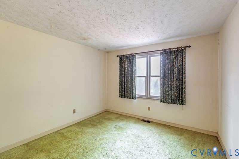 1801 Tudor Ln
