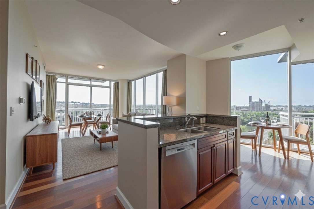 301 Virginia St Unit#814