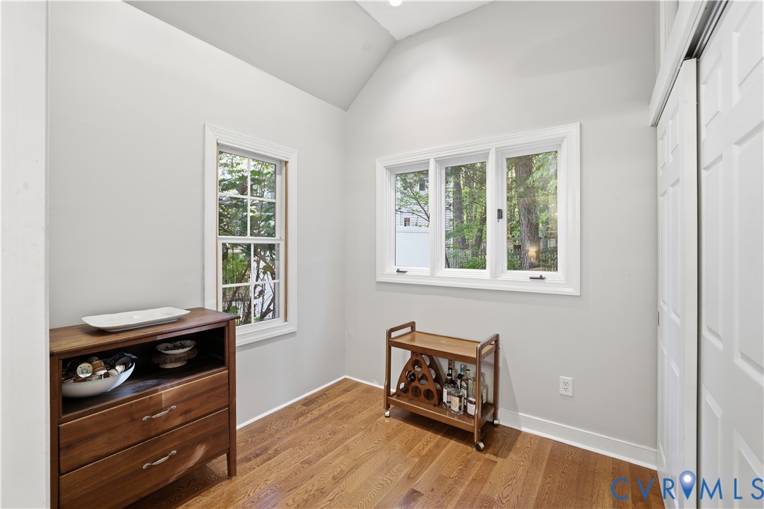 1102 Sunview Ct