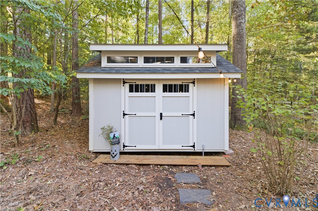 1102 Sunview Ct