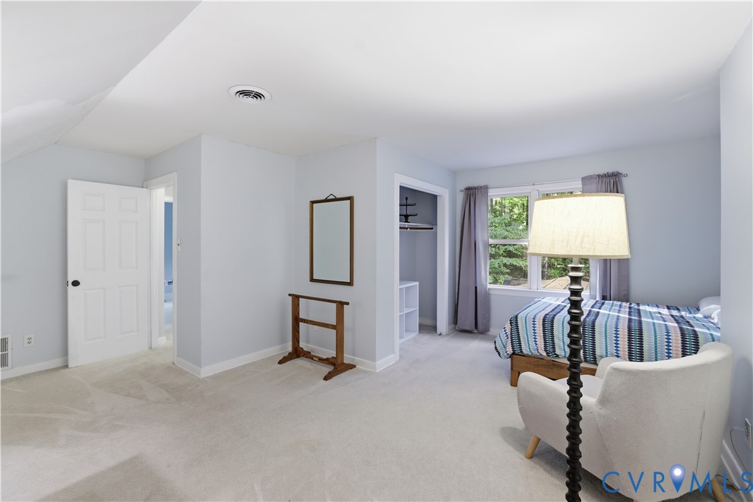1102 Sunview Ct