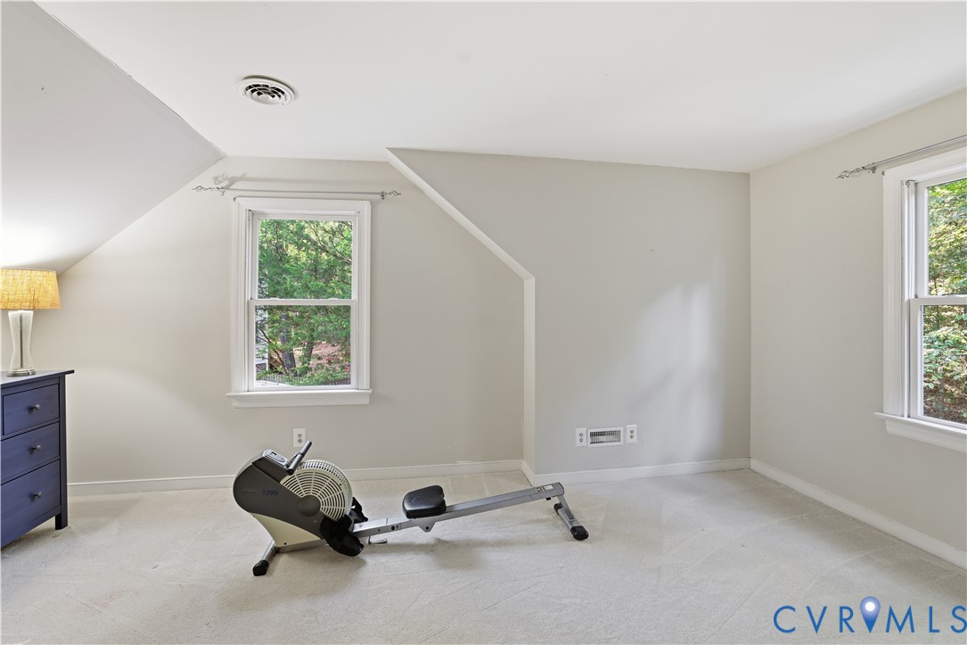1102 Sunview Ct