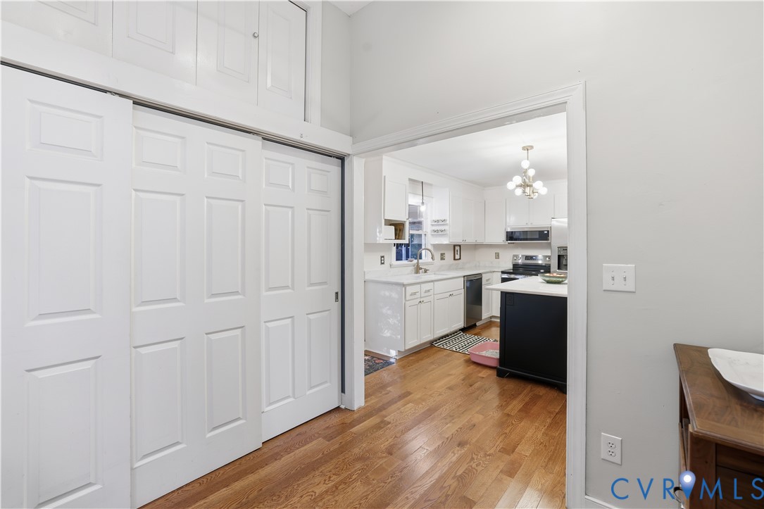 1102 Sunview Ct
