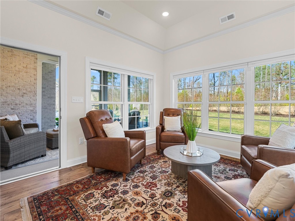 308 Piping Rock Rd