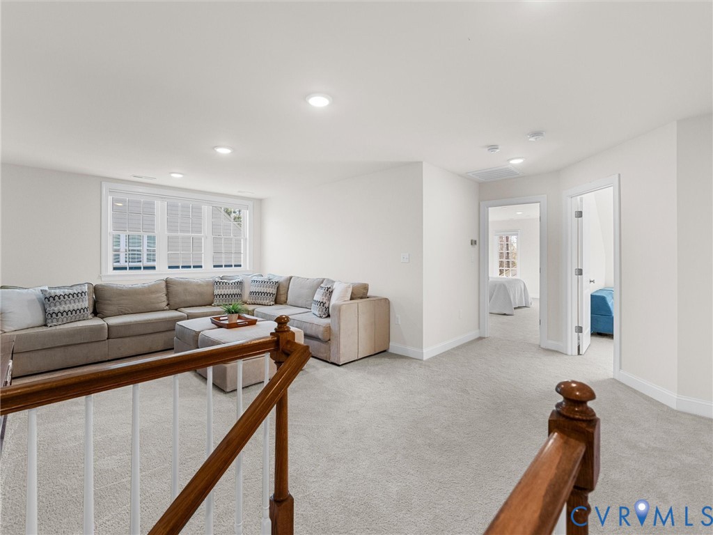 308 Piping Rock Rd