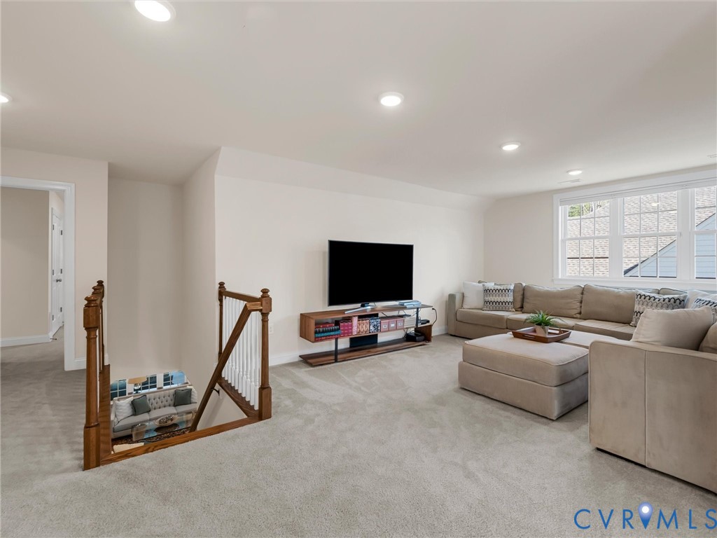 308 Piping Rock Rd
