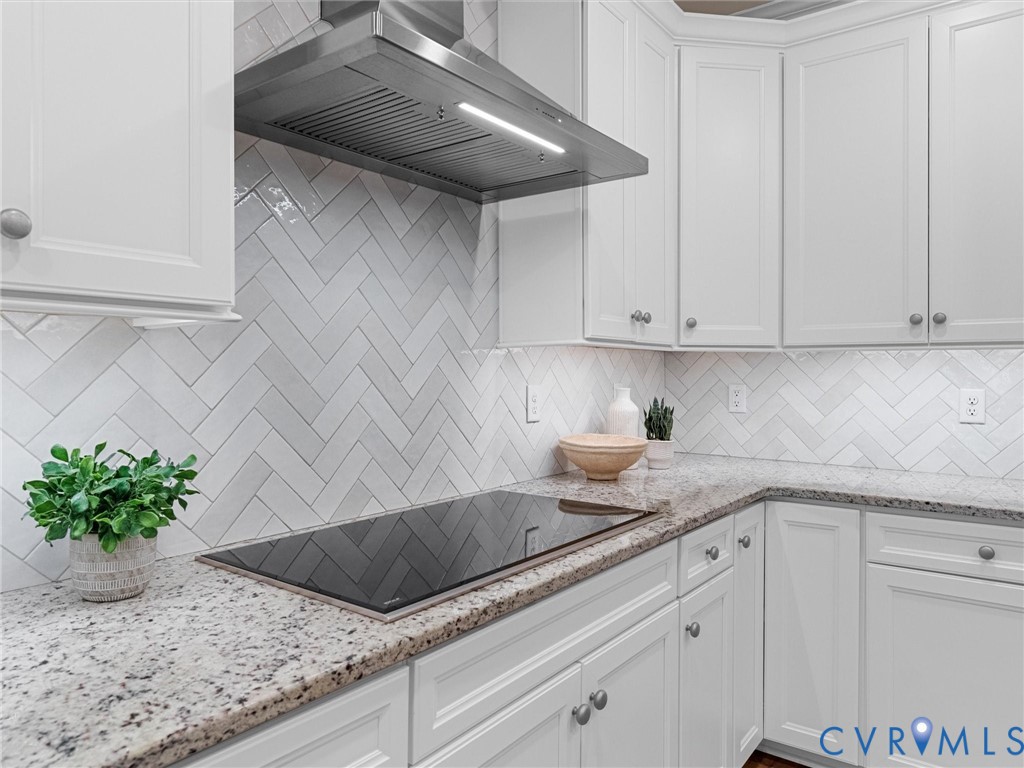 308 Piping Rock Rd