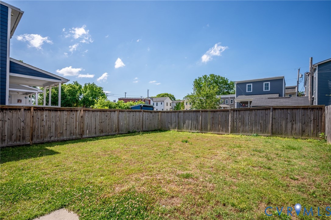 1211 1/2 W Leigh St