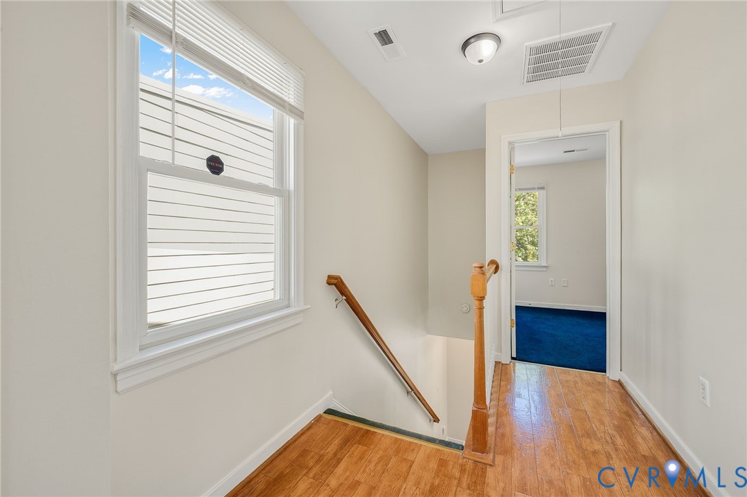 1211 1/2 W Leigh St
