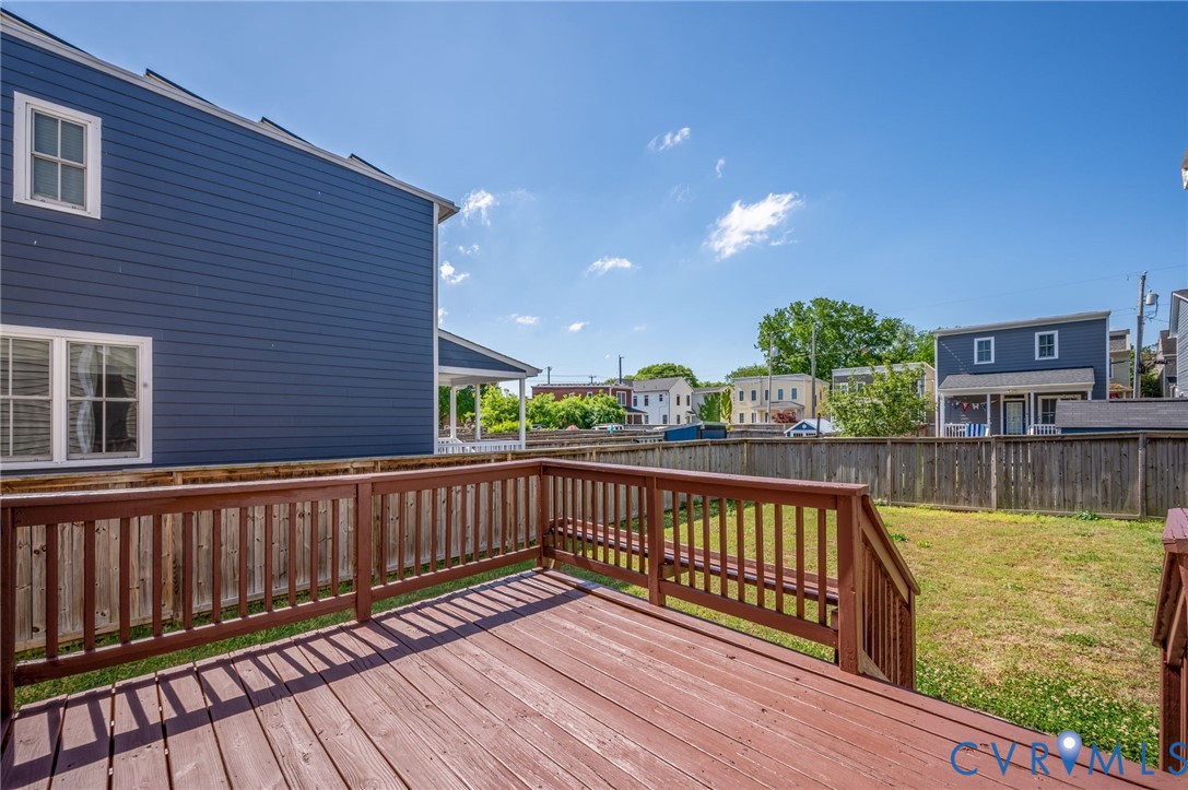 1211 1/2 W Leigh St