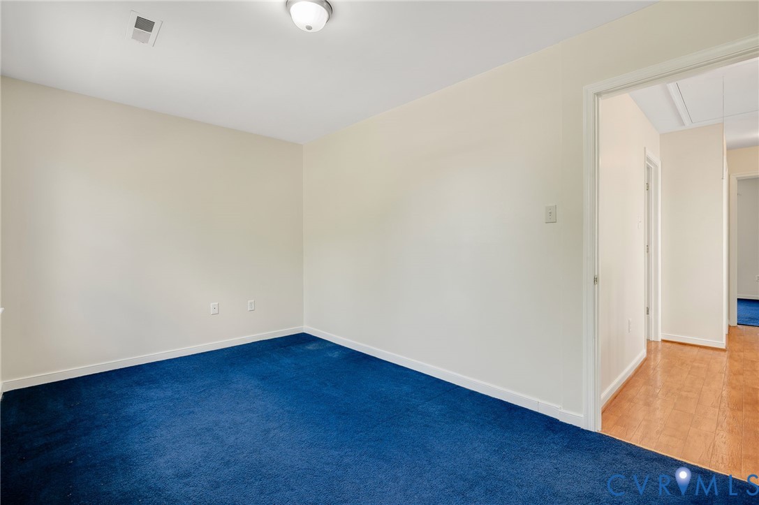 1211 1/2 W Leigh St