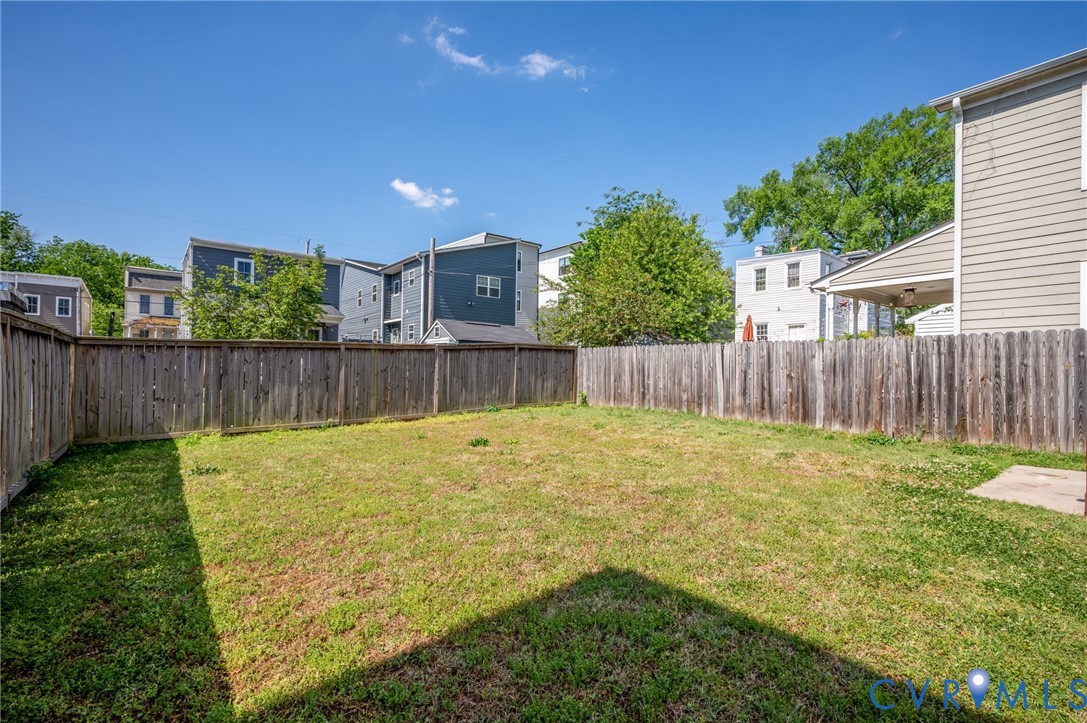 1211 1/2 W Leigh St