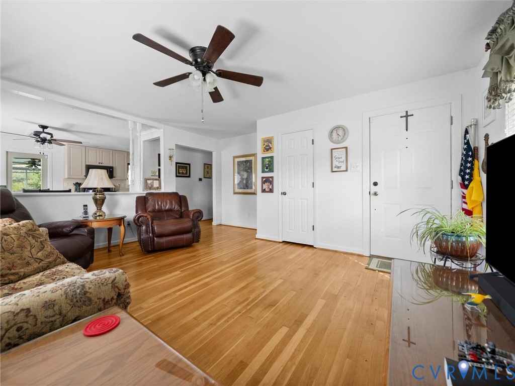9118 Huron Ave