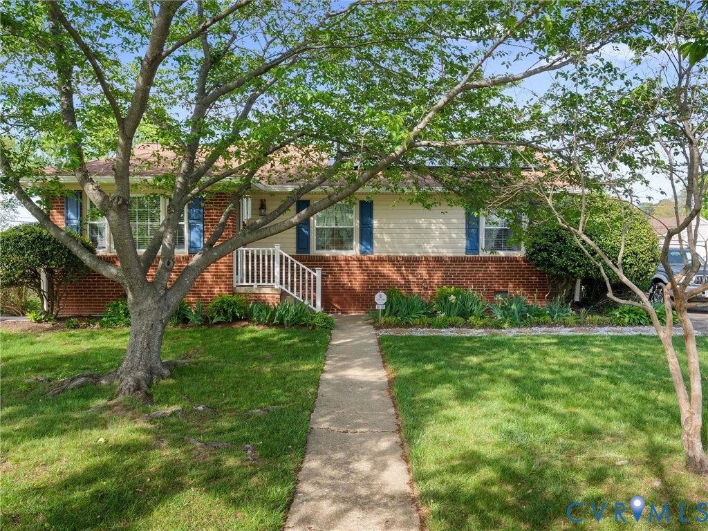 9118 Huron Ave