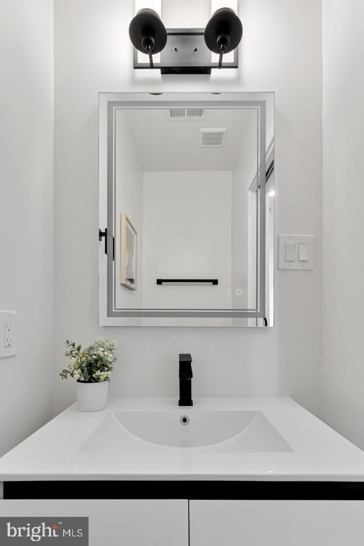 1241 OATES STREET NE 2