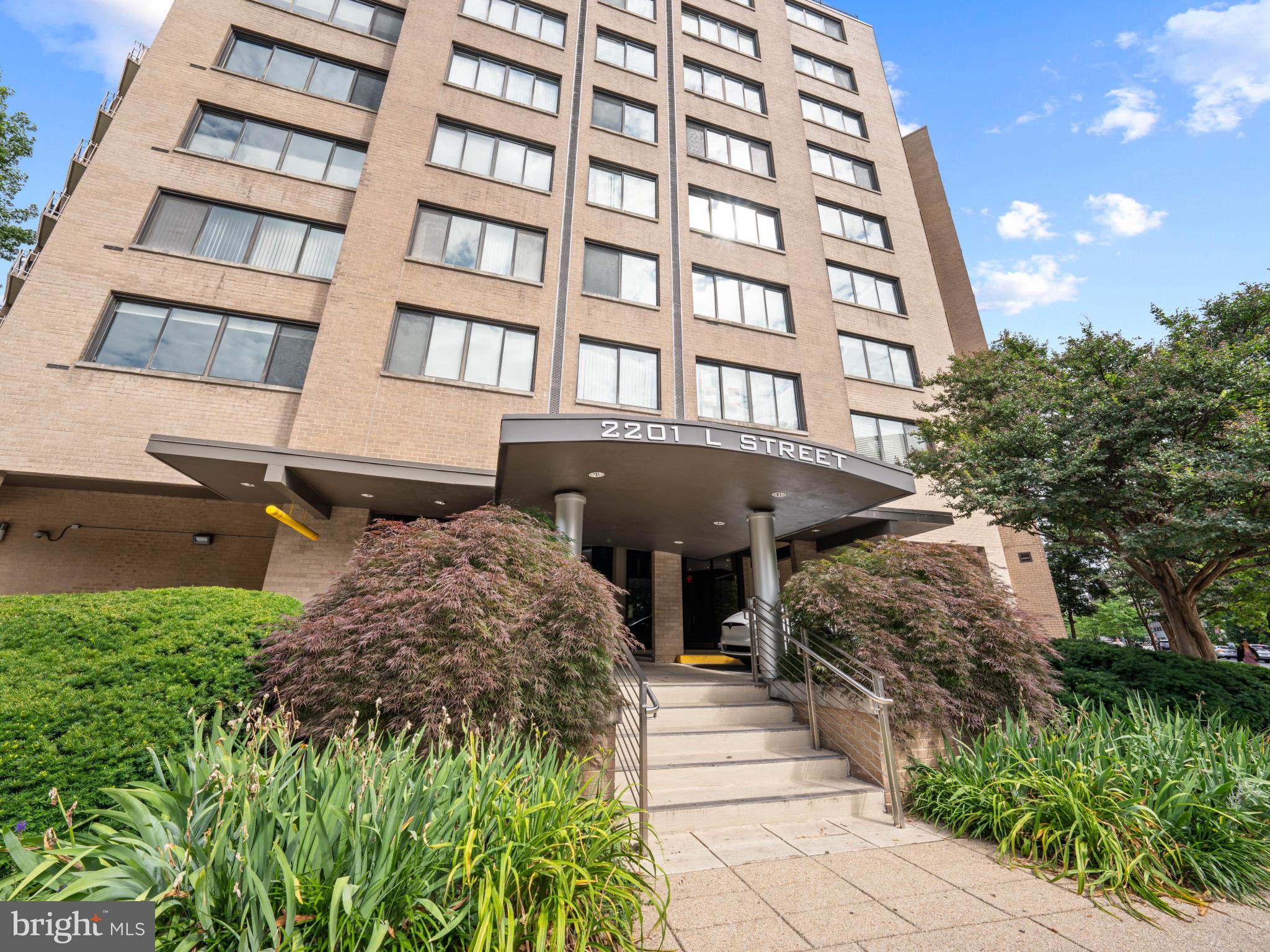 2201 L STREET NW 301