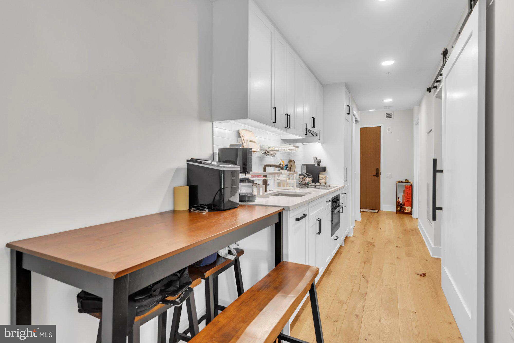 1211 VAN STREET SE 1014