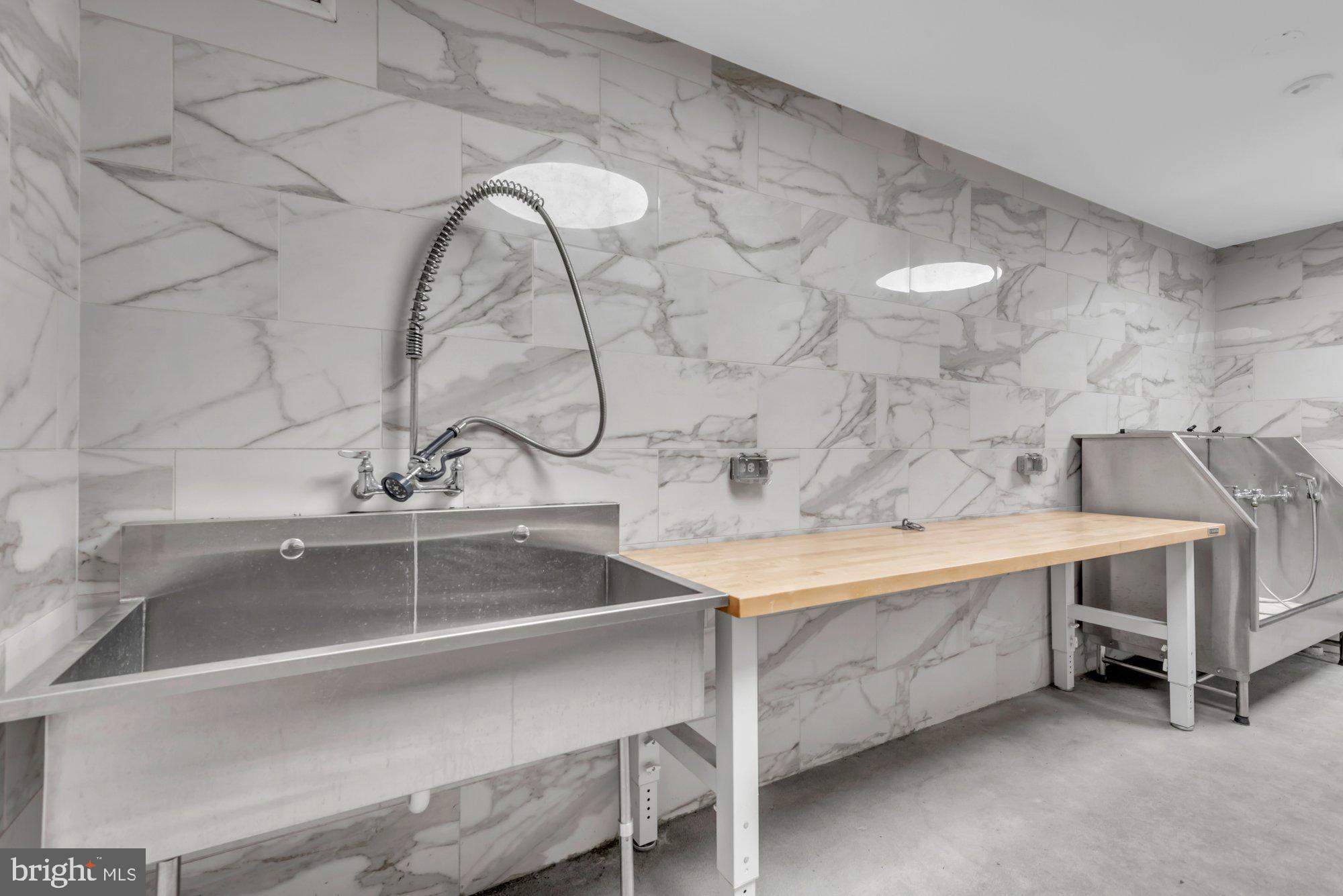 1211 VAN STREET SE 1014