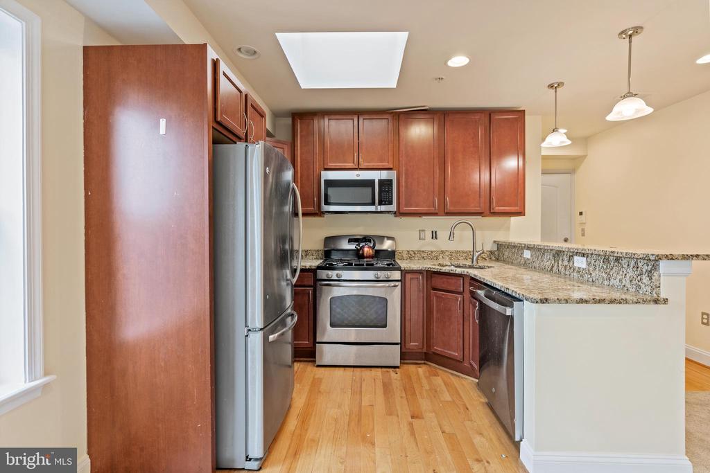 922 MADISON STREET NW Unit: 304