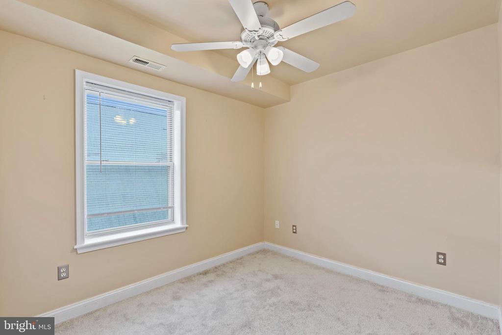 922 MADISON STREET NW Unit: 304