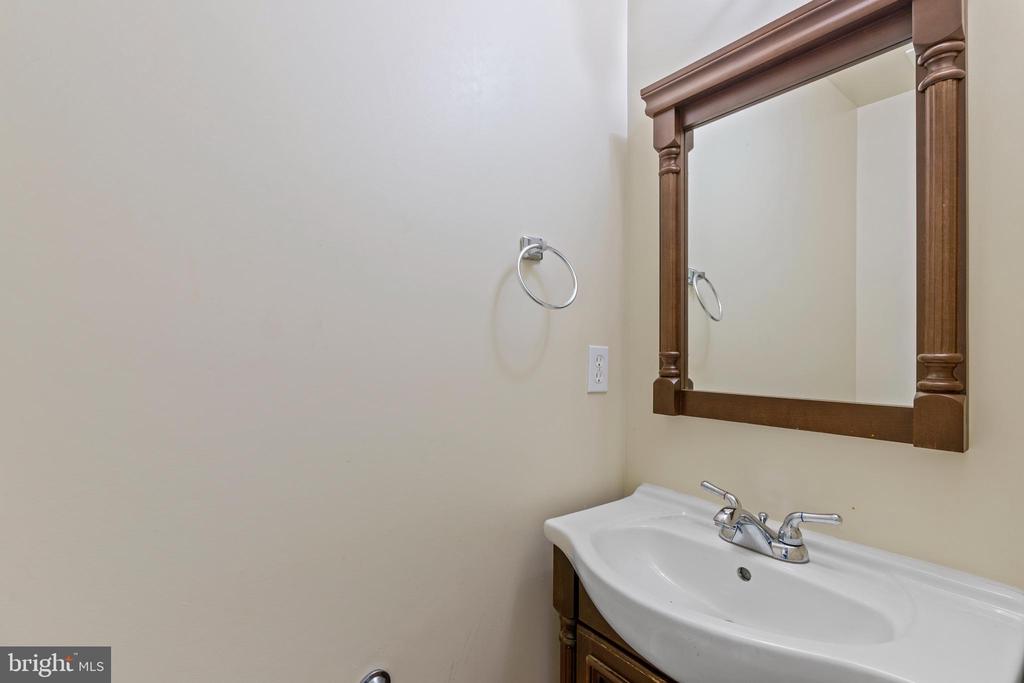 922 MADISON STREET NW Unit: 304