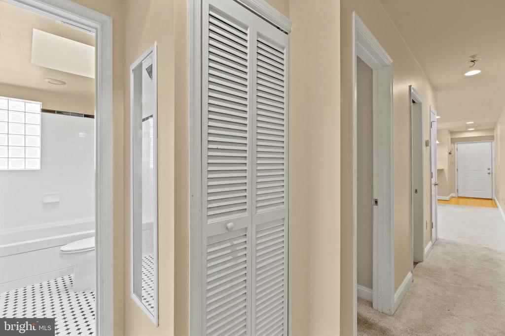 922 MADISON STREET NW Unit: 304