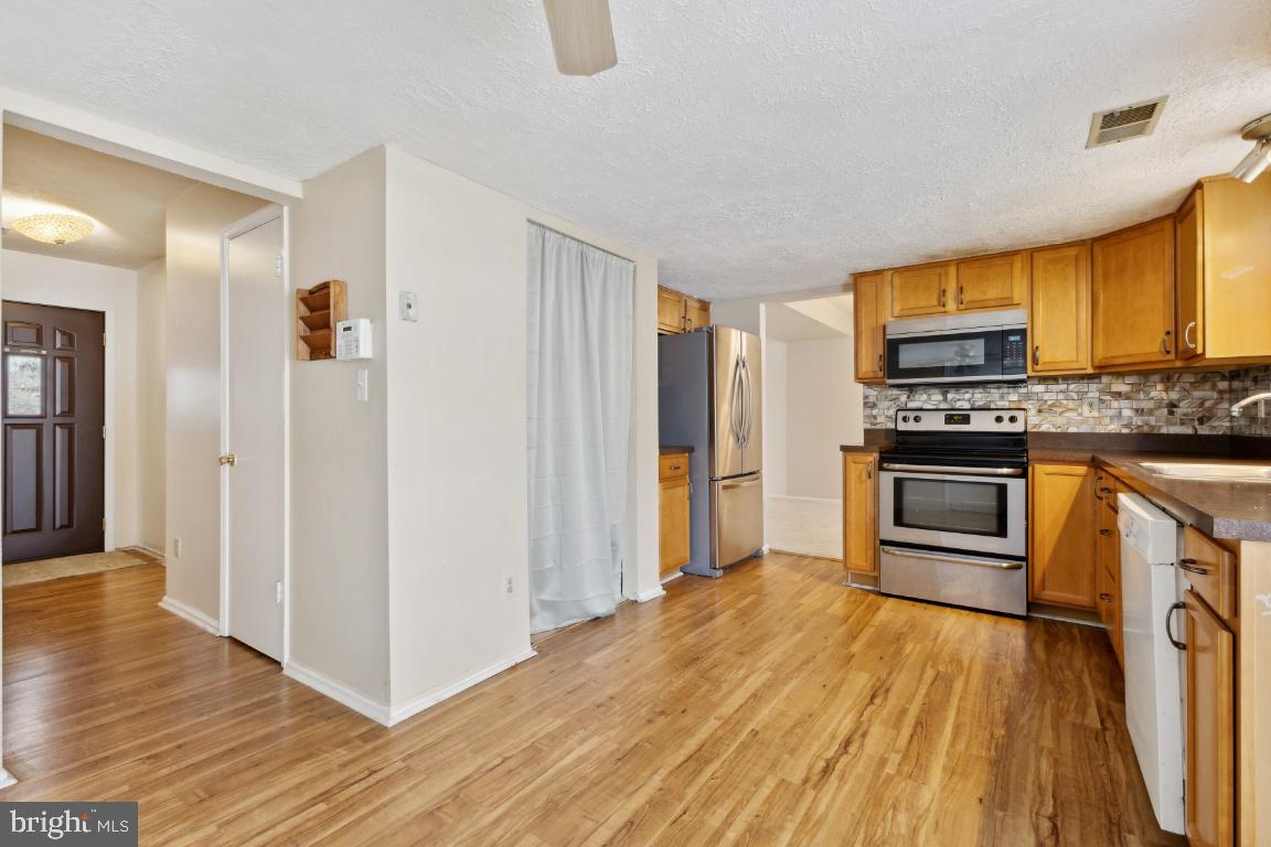 1402 MACEDONIA DRIVE